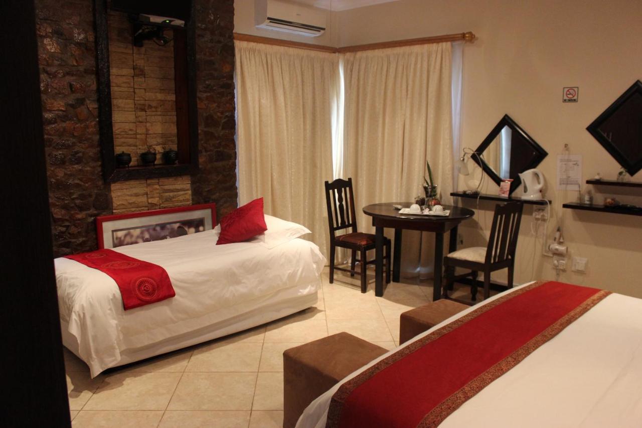 Pniel Lumley'S Place Guesthouse מראה חיצוני תמונה